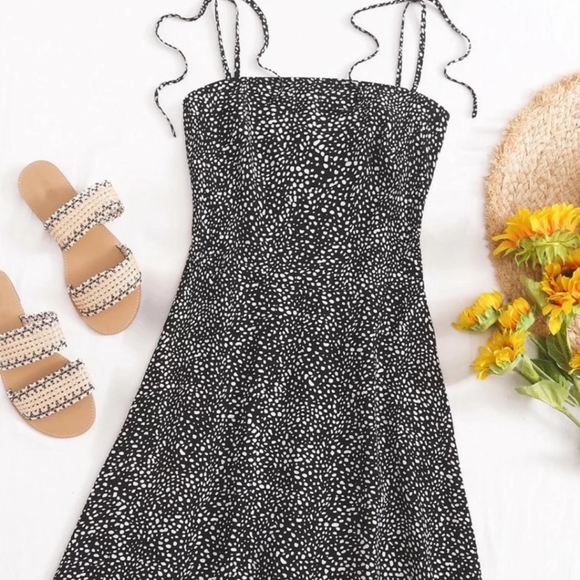 SHEIN Dresses & Skirts - NWOT Tie strap dress